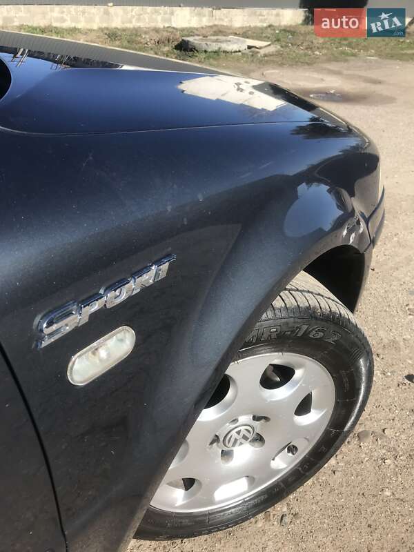 Универсал Volkswagen Passat 2001 в Городенке