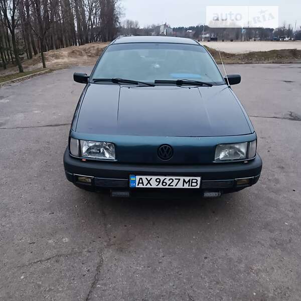 Седан Volkswagen Passat 1991 в Горишних Плавнях