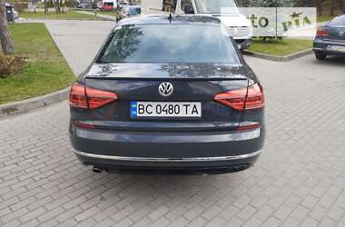 Седан Volkswagen Passat 2017 в Новояворовске