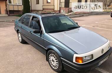 Седан Volkswagen Passat 1988 в Дрогобыче