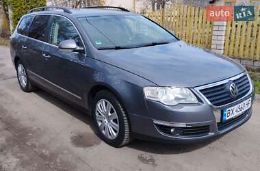 Универсал Volkswagen Passat 2006 в Староконстантинове