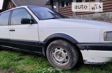 Седан Volkswagen Passat 1989 в Надвірній