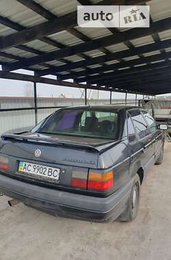 Седан Volkswagen Passat 1990 в Камне-Каширском