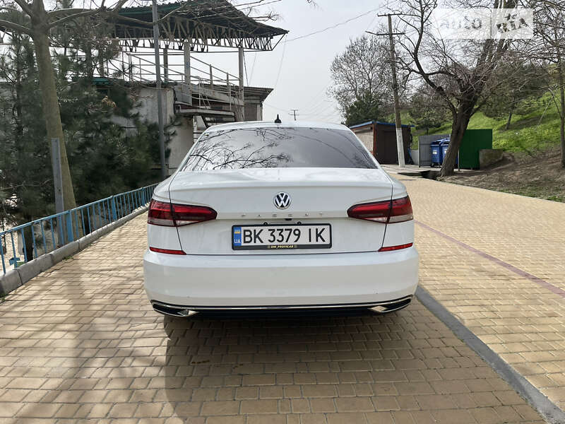 Седан Volkswagen Passat 2020 в Черноморске
