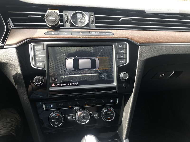 Седан Volkswagen Passat 2015 в Буче