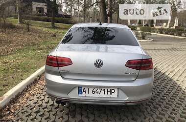 Седан Volkswagen Passat 2015 в Буче