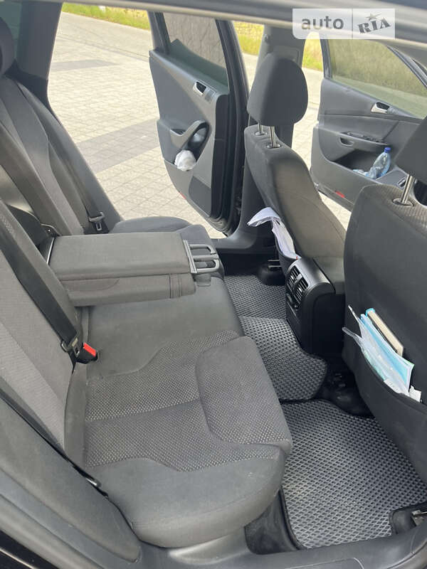 Универсал Volkswagen Passat 2009 в Львове