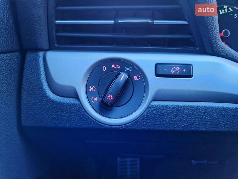 Седан Volkswagen Passat 2020 в Киеве