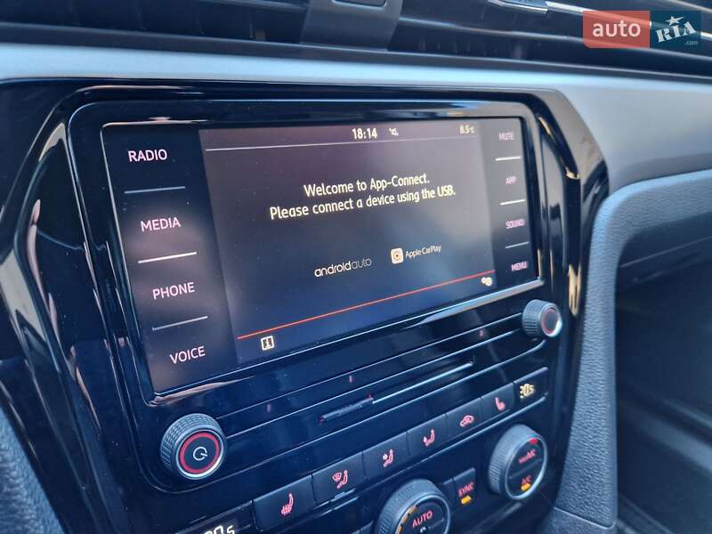 Седан Volkswagen Passat 2020 в Киеве