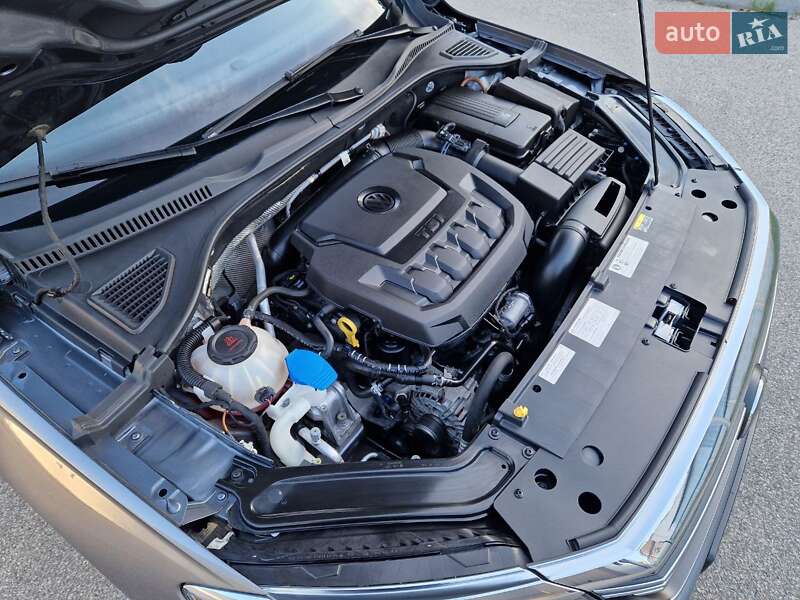 Седан Volkswagen Passat 2020 в Киеве