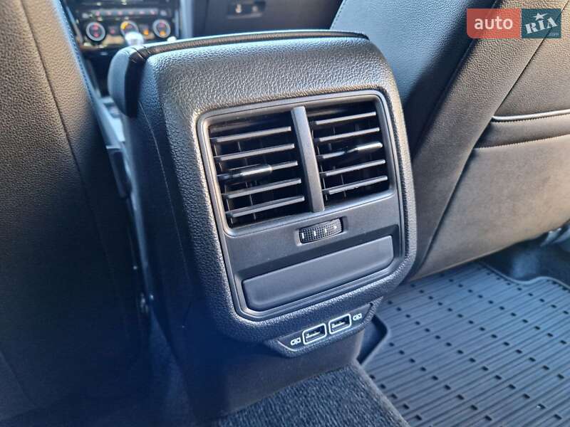 Седан Volkswagen Passat 2020 в Киеве