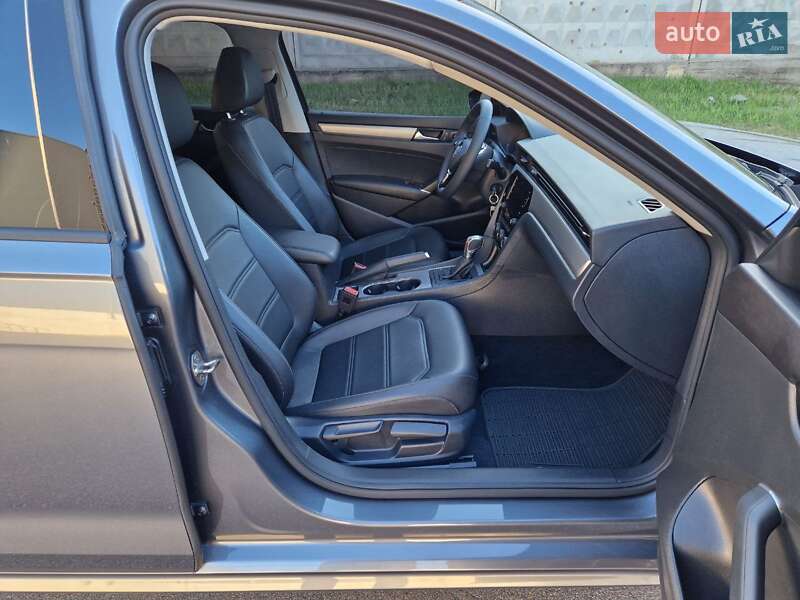 Седан Volkswagen Passat 2020 в Киеве