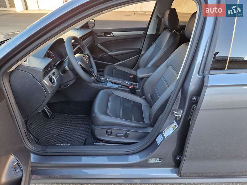 Седан Volkswagen Passat 2020 в Киеве