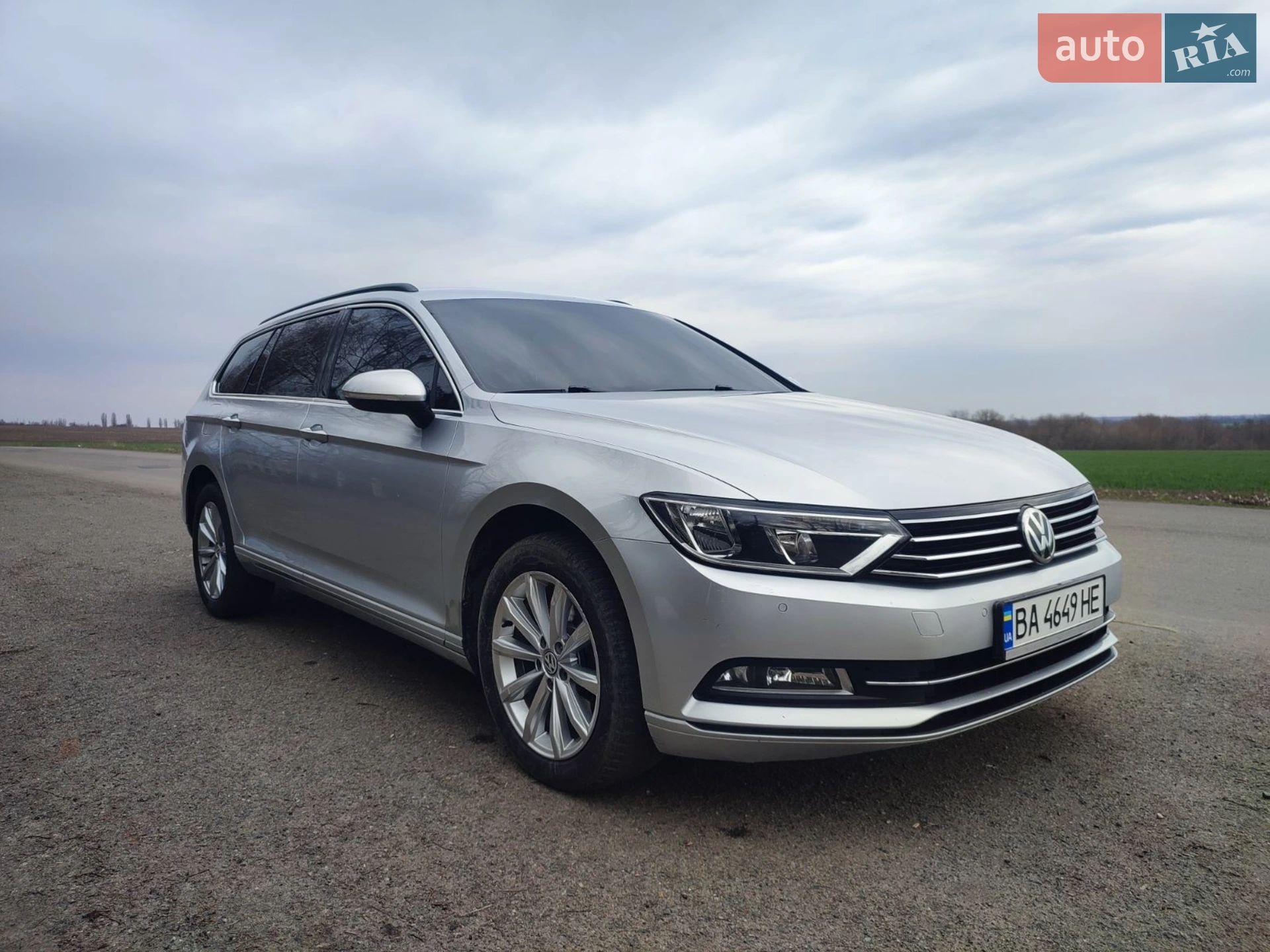 2017 Volkswagen Passat - фото 1