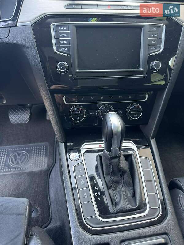 Универсал Volkswagen Passat 2016 в Ужгороде