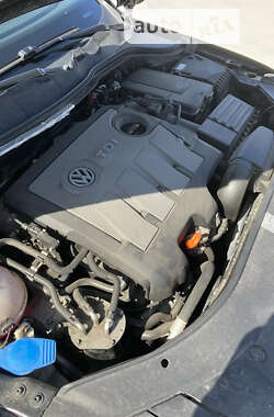 Универсал Volkswagen Passat 2010 в Киеве