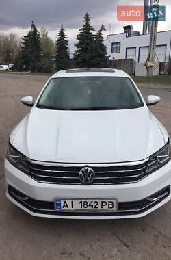 Седан Volkswagen Passat 2016 в 