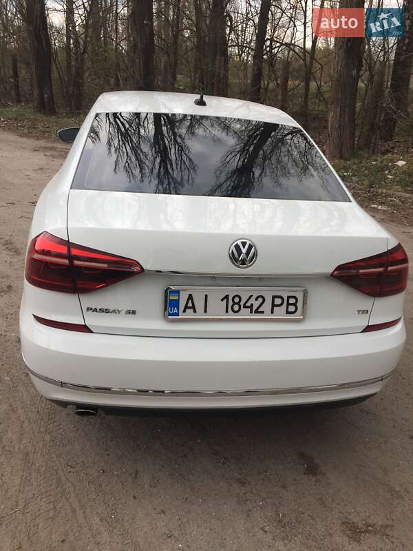 Седан Volkswagen Passat 2016 в Киеве