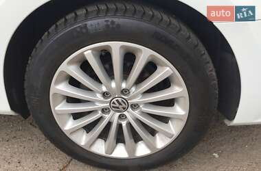 Седан Volkswagen Passat 2016 в 