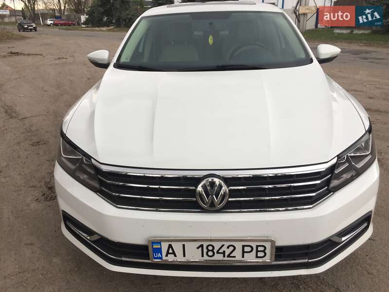 Седан Volkswagen Passat 2016 в Киеве
