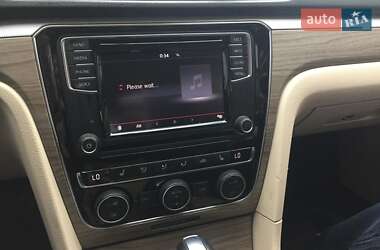 Седан Volkswagen Passat 2016 в 