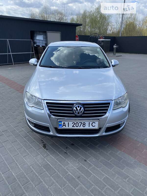 Седан Volkswagen Passat 2006 в Березане