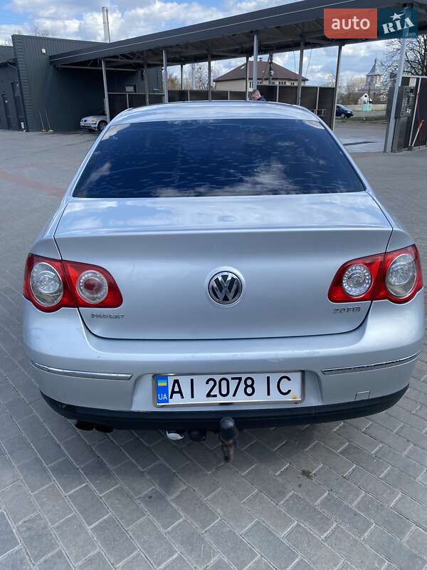 Седан Volkswagen Passat 2006 в Березане