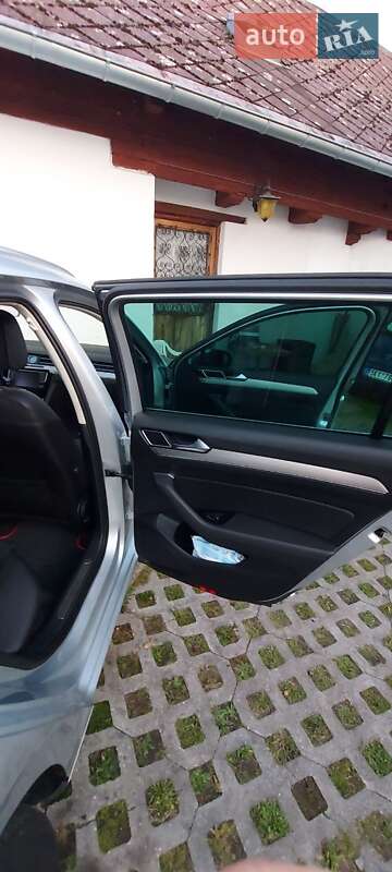 Универсал Volkswagen Passat 2015 в Ужгороде