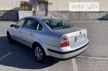 Седан Volkswagen Passat 2000 в Львове