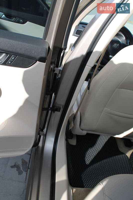 Седан Volkswagen Passat 2015 в Козове