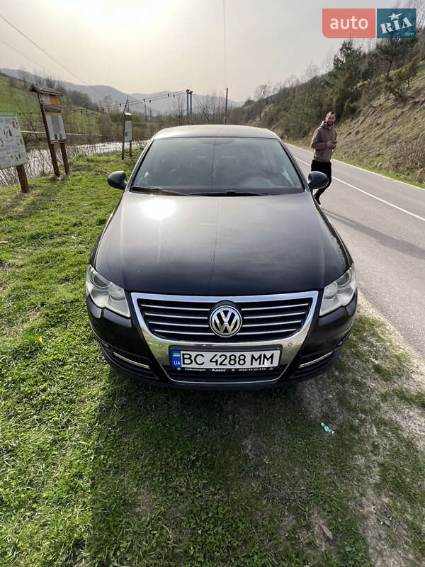Седан Volkswagen Passat 2008 в Старом Самборе