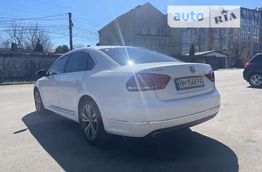 Седан Volkswagen Passat 2012 в Одесі