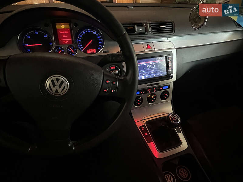 Седан Volkswagen Passat 2008 в Старом Самборе