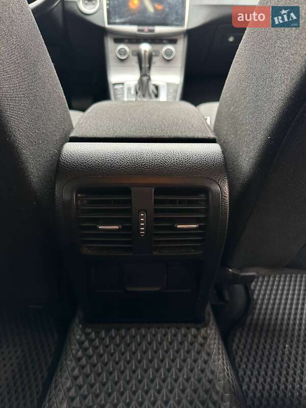 Универсал Volkswagen Passat 2012 в Долине