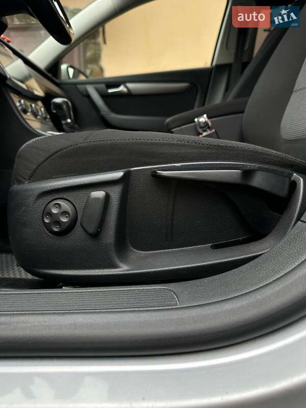 Универсал Volkswagen Passat 2012 в Долине