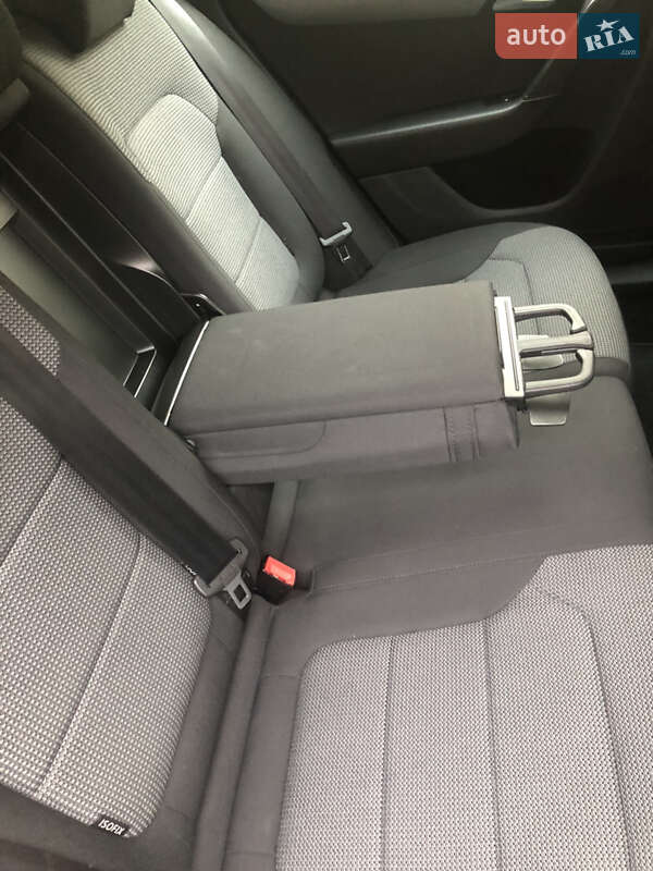 Универсал Volkswagen Passat 2013 в Киеве