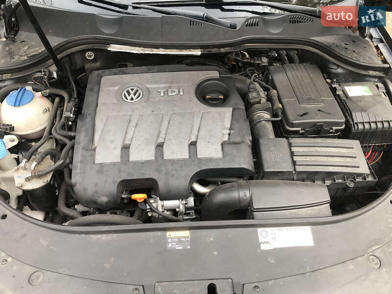 Универсал Volkswagen Passat 2013 в Киеве