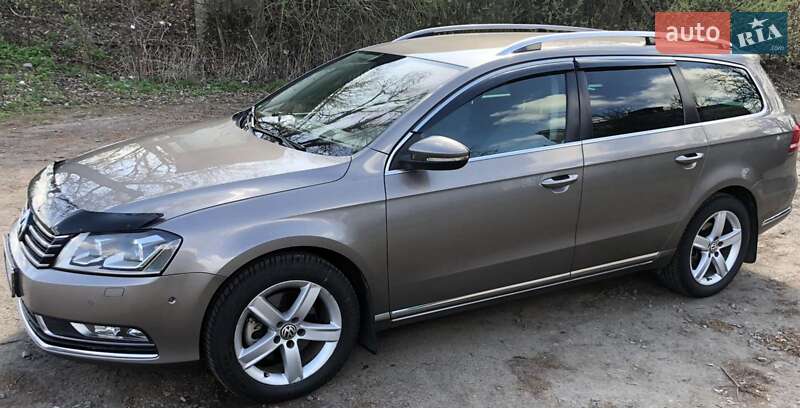 Универсал Volkswagen Passat 2011 в Ружине