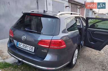 Универсал Volkswagen Passat 2012 в Стебнику