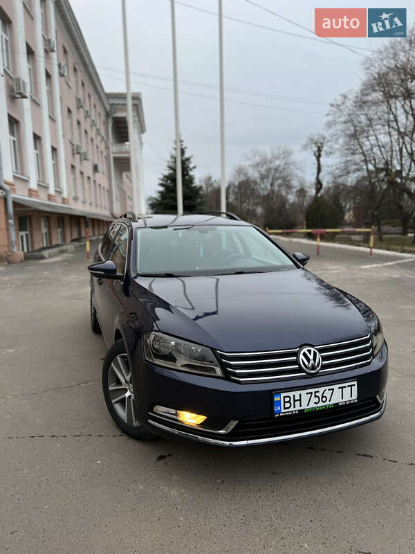 Универсал Volkswagen Passat 2012 в Одессе
