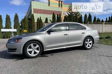 Седан Volkswagen Passat 2013 в Луцьку