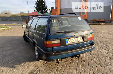Универсал Volkswagen Passat 1989 в Ровно