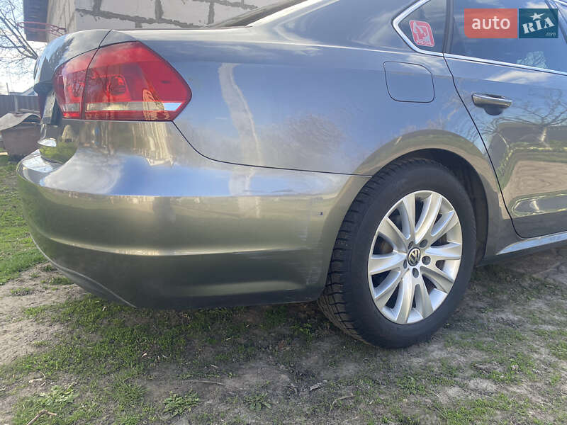 Седан Volkswagen Passat 2013 в Киеве