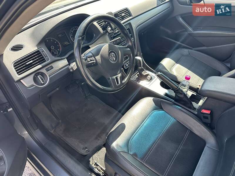 Седан Volkswagen Passat 2014 в Виннице
