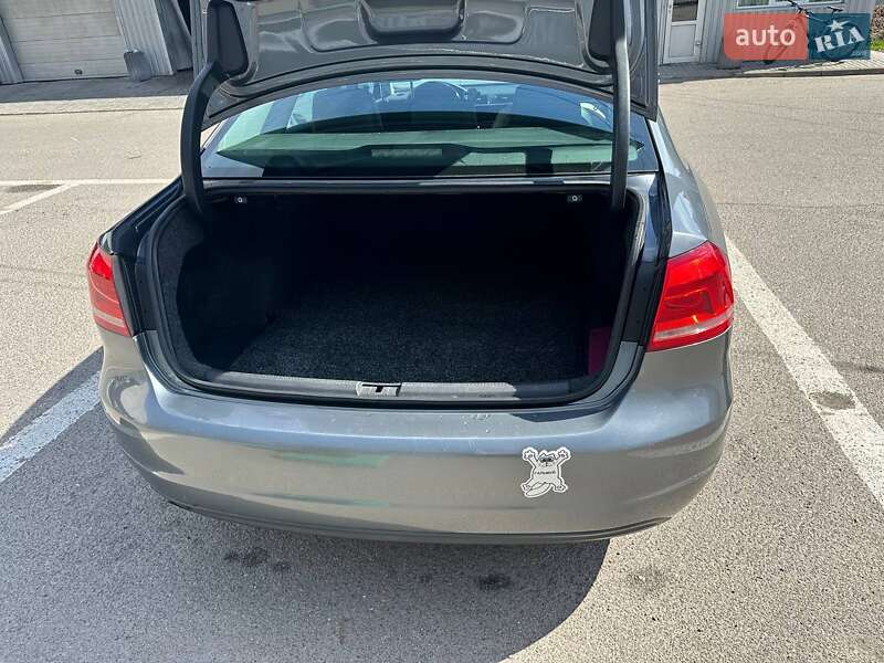 Седан Volkswagen Passat 2014 в Виннице