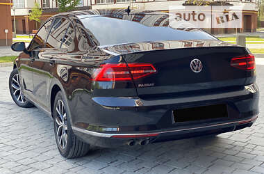 Седан Volkswagen Passat 2017 в Ивано-Франковске