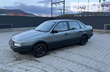 Седан Volkswagen Passat 1989 в Стрые