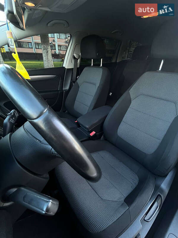 Универсал Volkswagen Passat 2011 в Звягеле