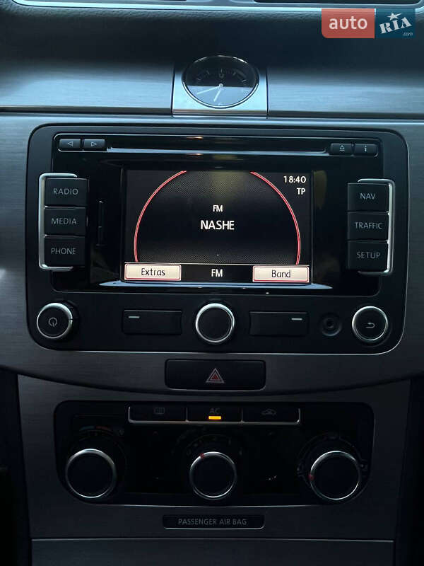 Универсал Volkswagen Passat 2011 в Звягеле