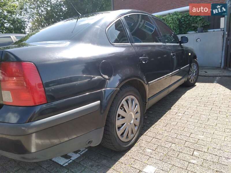Седан Volkswagen Passat 1999 в Фастові